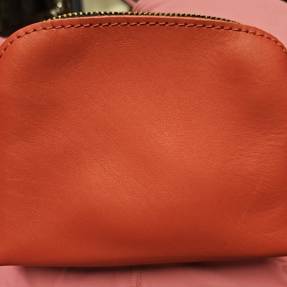 NWOT Portland Leather Red Luna Pouch - Picture 3 of 3